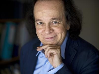 cyprien-katsaris-portrait